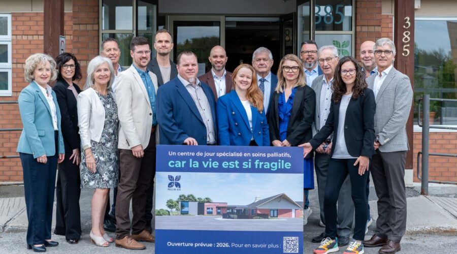 Photo officielle de la conférence de presse du 15 mai 2025